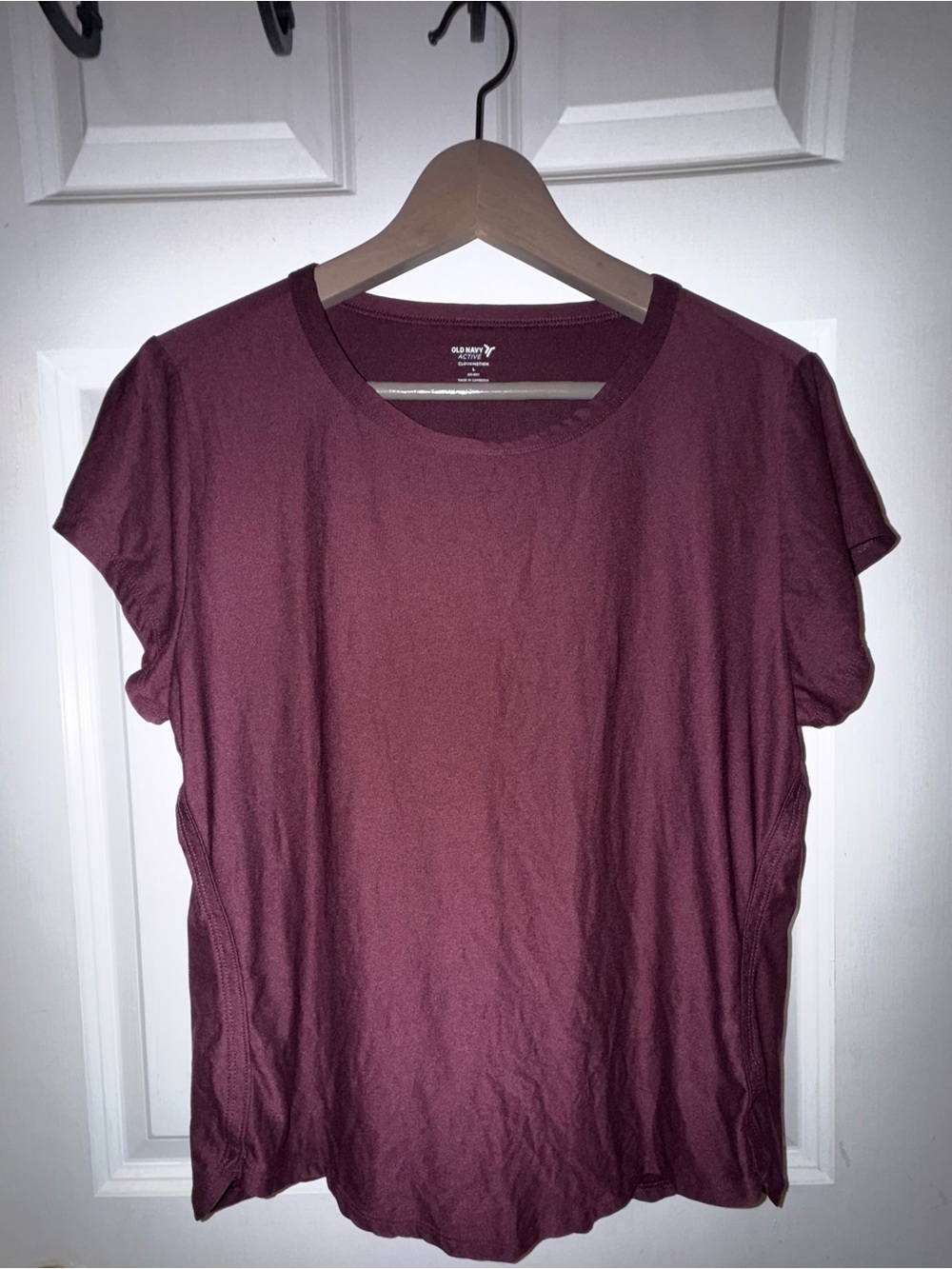 Old Navy Short Sleeve Crewneck Tee in Burgundy Plum